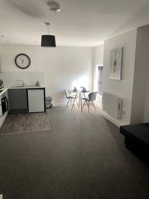#6Bs 1 Bed Serviced Apartment Derby Bagian luar foto